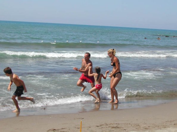7-18 - Castiglione Beach Alberto and family DSCN0570